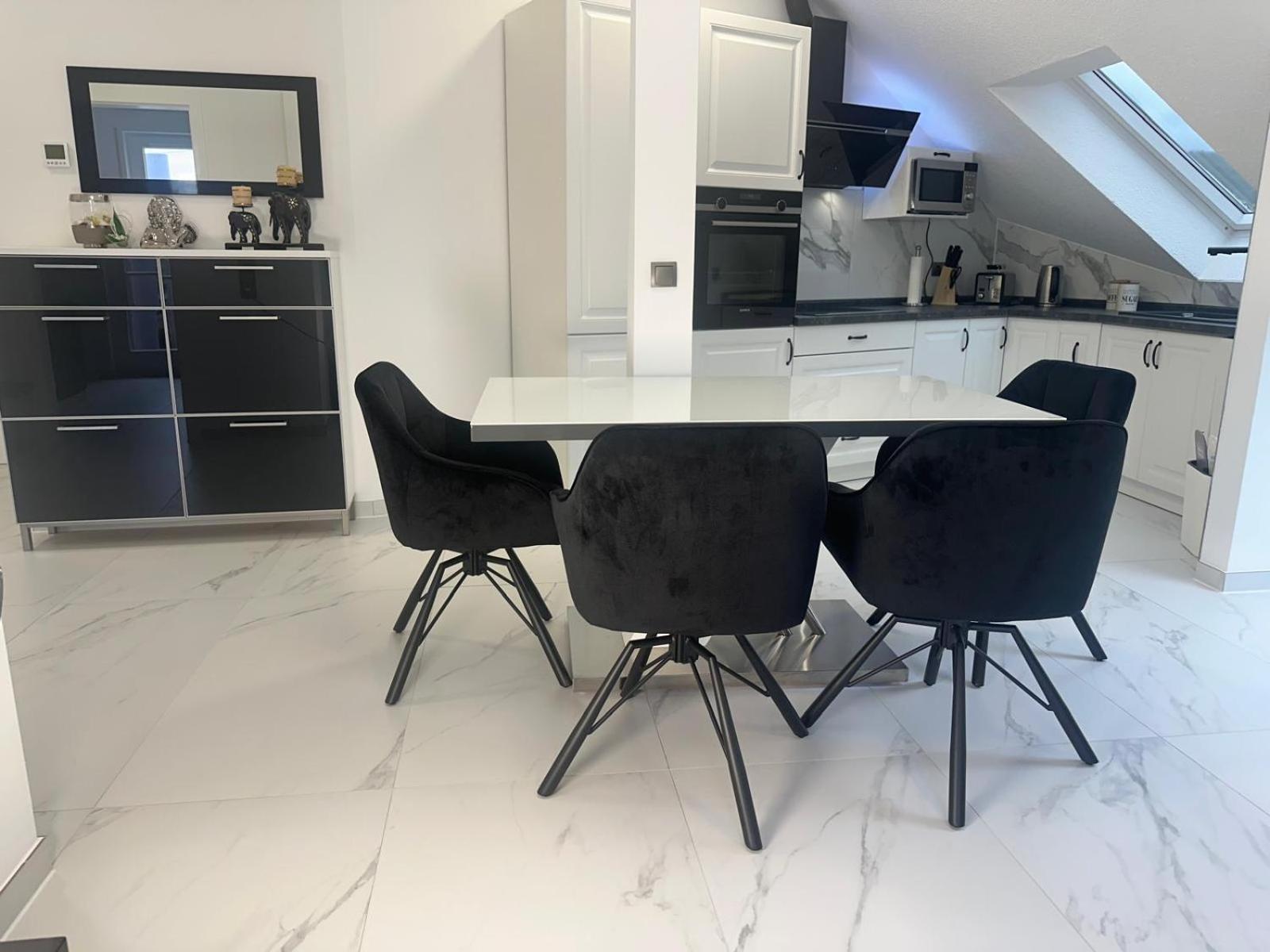 Flexible, Schoene Und Gut Aussehende Feriensuite Ρόιτλινγκεν Εξωτερικό φωτογραφία