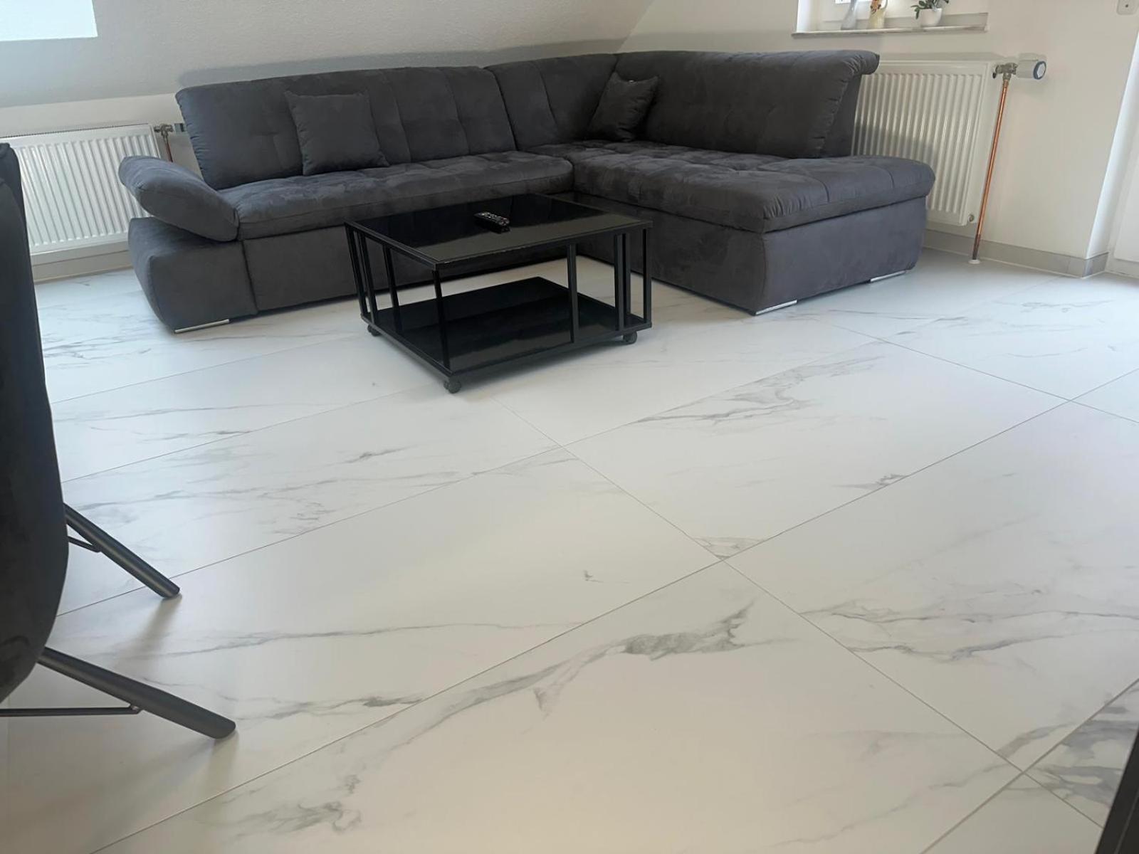 Flexible, Schoene Und Gut Aussehende Feriensuite Ρόιτλινγκεν Εξωτερικό φωτογραφία