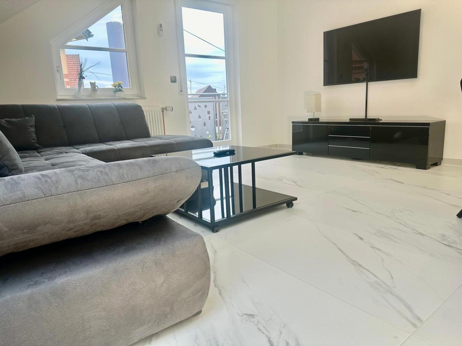 Flexible, Schoene Und Gut Aussehende Feriensuite Ρόιτλινγκεν Εξωτερικό φωτογραφία
